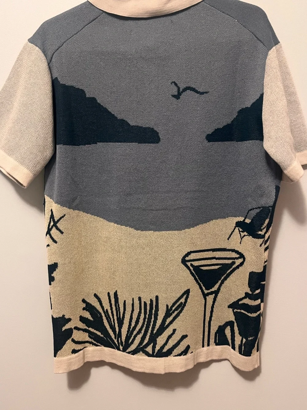 (men’s) 🎉Free Planet Beige & Blue Scenic Landscape Knit Button Up Polo